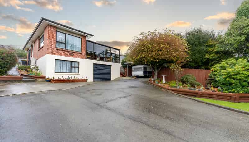 22a Maltby Avenue, West End