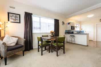 22a Maltby Avenue, West End