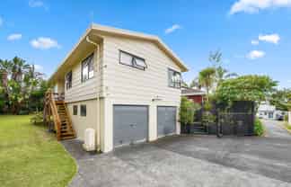 2/109 Athena Drive, Totara Vale