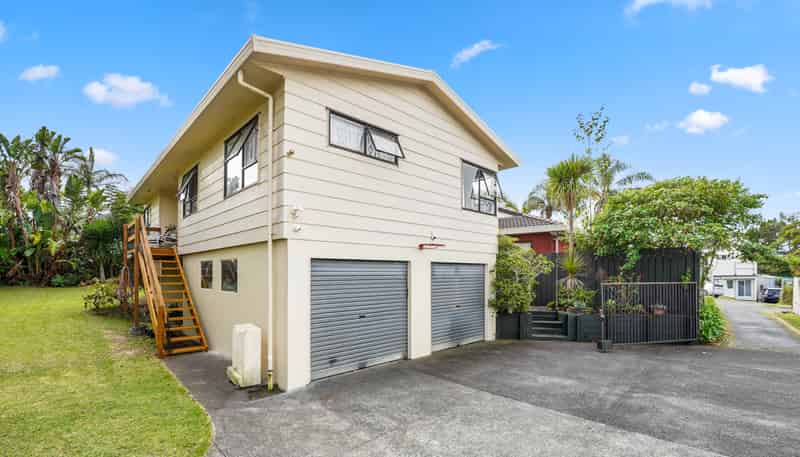 2/109 Athena Drive, Totara Vale