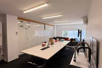 Good size workshop in Ngauranga