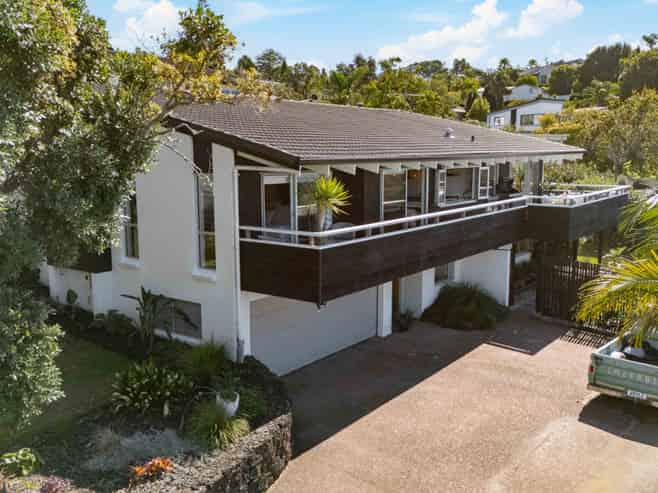 25 Maxwelton Drive, Mairangi Bay