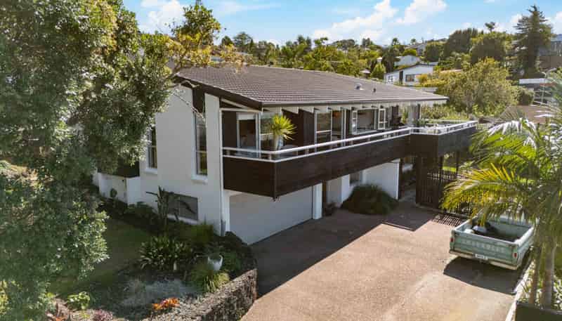 25 Maxwelton Drive, Mairangi Bay