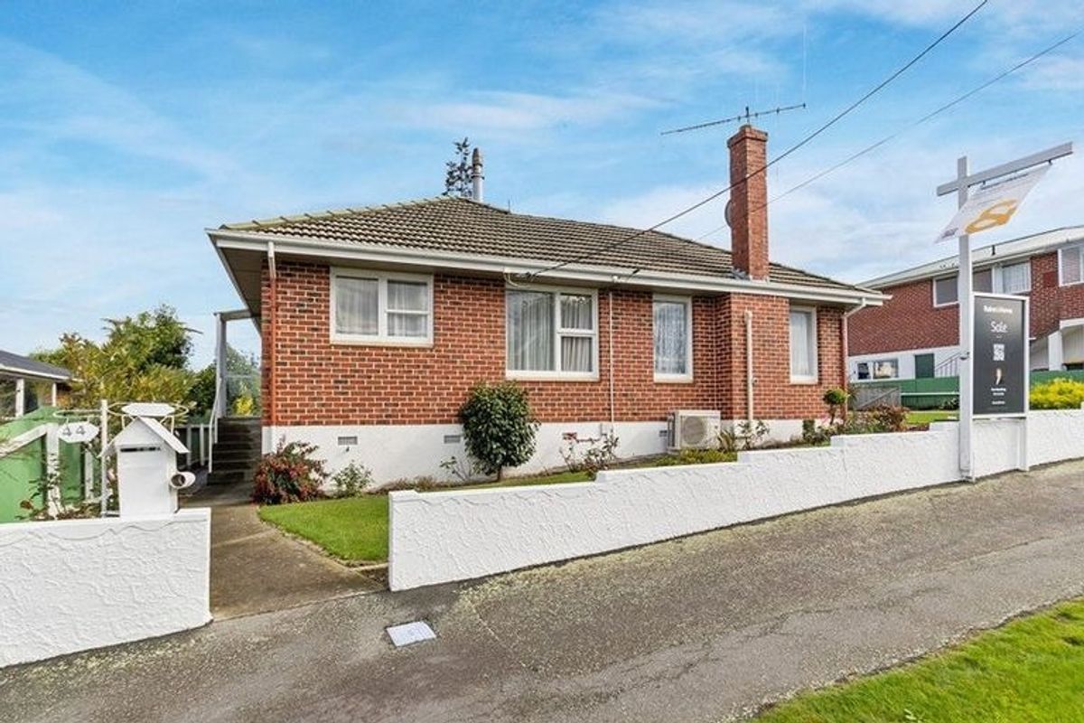 Three bedrooms in Marchwiel