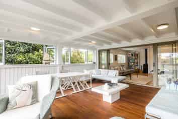 64 Wharf Road, Ostend