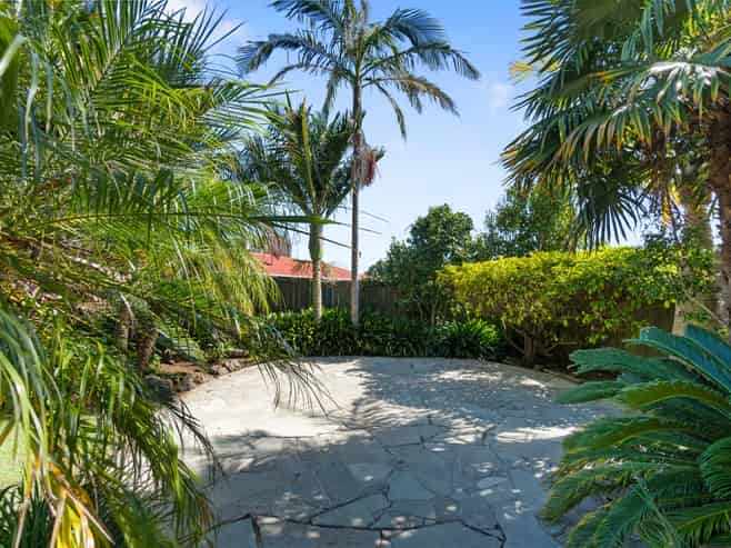 6A Claude Road, Epsom