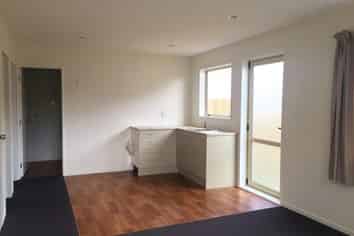 5A Bolton Place, Otara