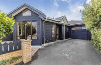 2/4 Richard Street, Titahi Bay