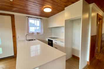 2/5 East Coast Road, Milford