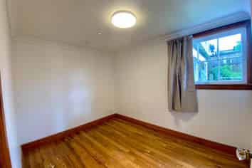 2/5 East Coast Road, Milford