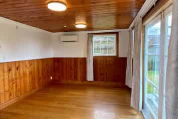 2/5 East Coast Road, Milford