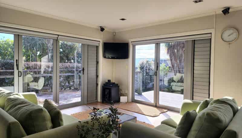 10 Donnelly Street, Oakura