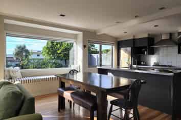 10 Donnelly Street, Oakura