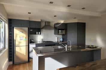 10 Donnelly Street, Oakura