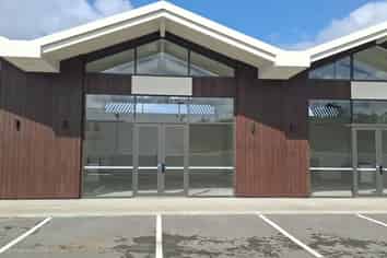 BRAND NEW COMMERCIAL/RETAIL TENANCIES
