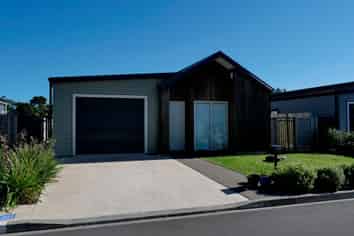 32 Koru Loop, Paraparaumu