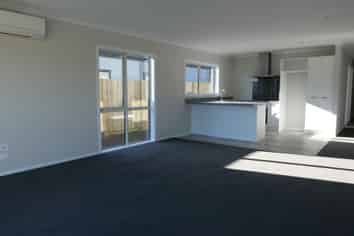 32 Koru Loop, Paraparaumu