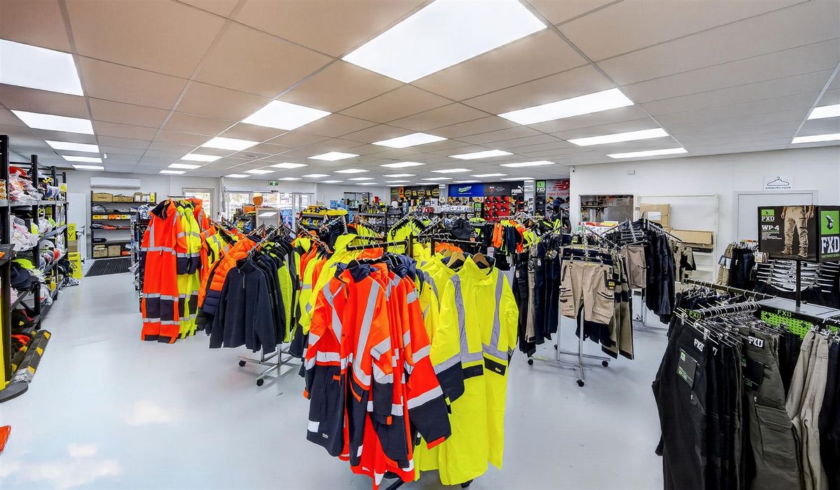 Immaculate CBD Fringe Showroom & Warehouse – pohled 3