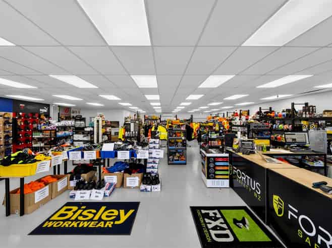 Immaculate CBD Fringe Showroom & Warehouse