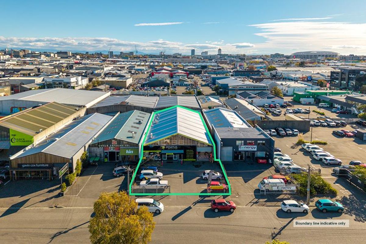 Immaculate CBD Fringe Showroom & Warehouse, Sydenham