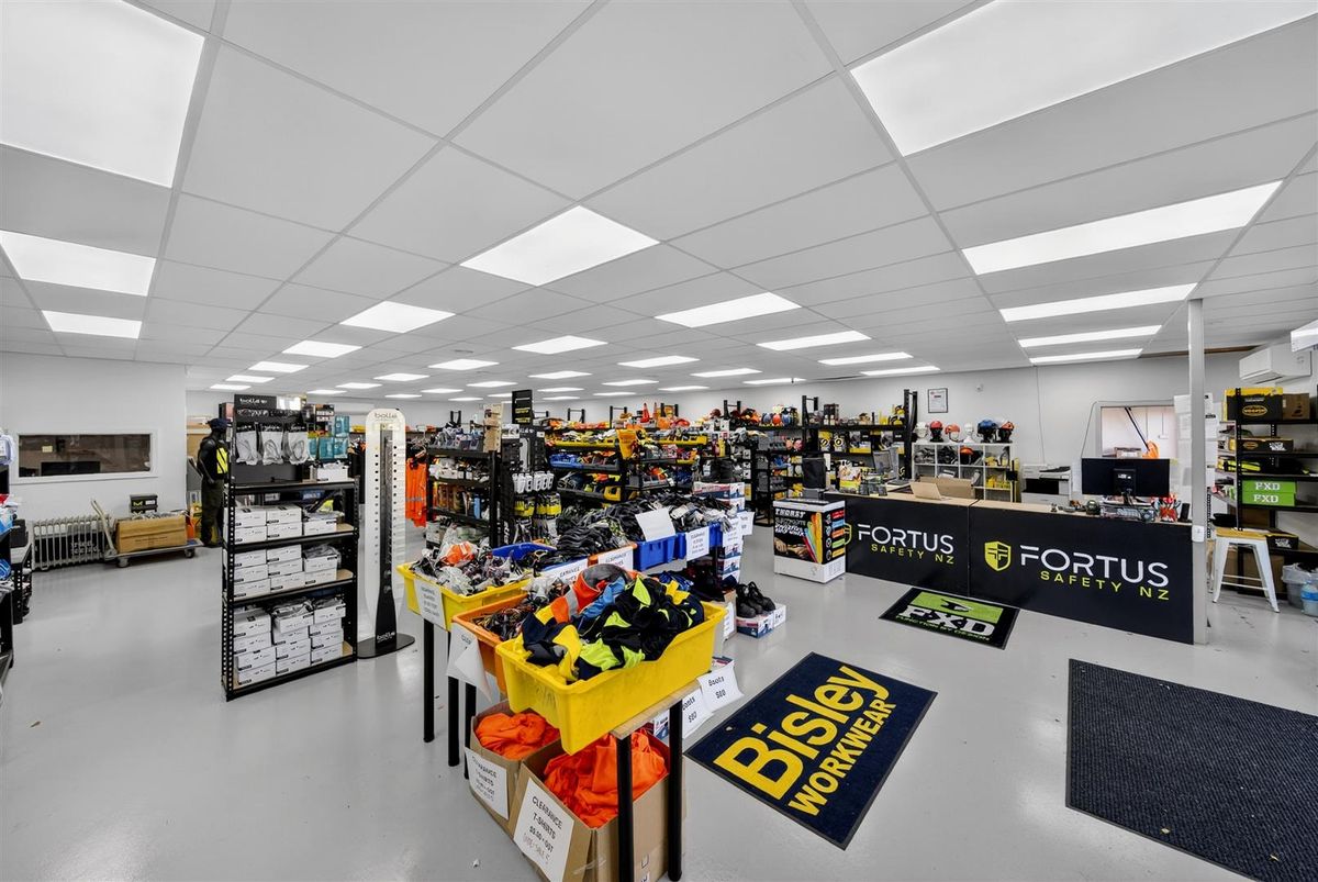 Immaculate CBD Fringe Showroom & Warehouse – pohled 4