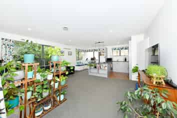 2/11 Short Street, Waltham