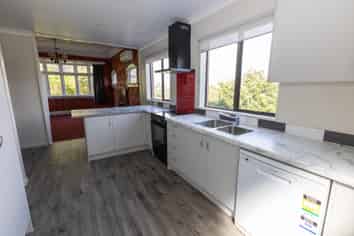 28 McGeorge Avenue, Mornington