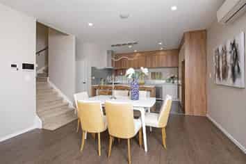 19 McQuoids Road, Flat Bush