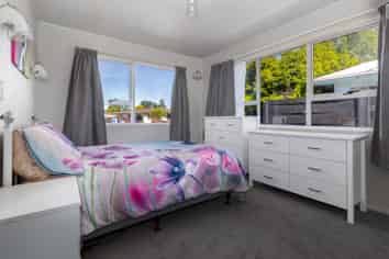 16B Marere Avenue, Paraparaumu