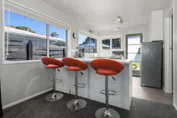 16B Marere Avenue, Paraparaumu