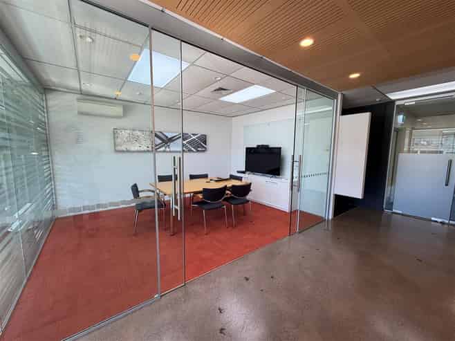 Functional Kingdon Street Office