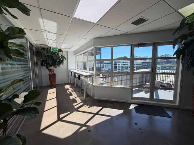 Functional Kingdon Street Office