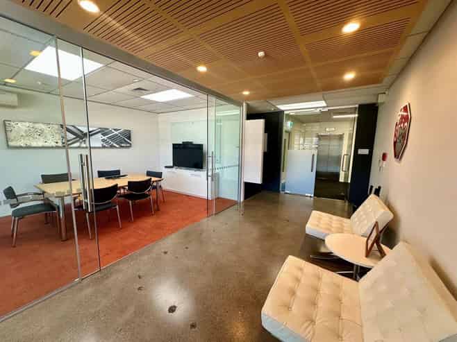 Functional Kingdon Street Office