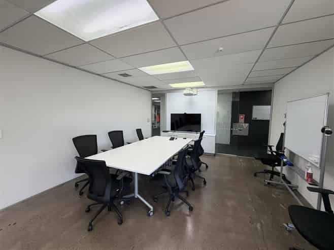 Functional Kingdon Street Office