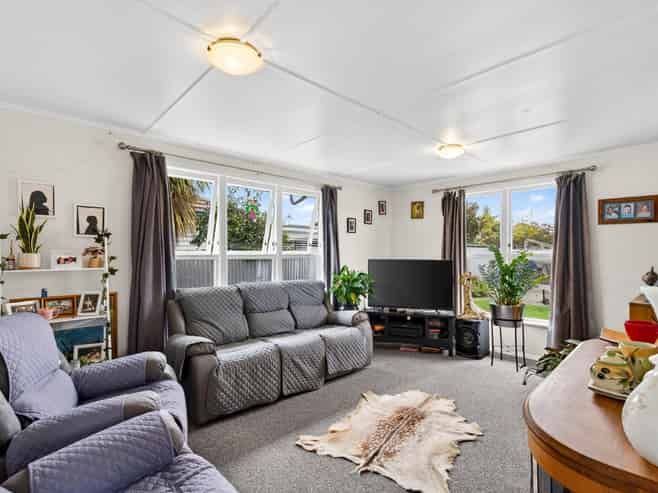 5 Neal Crescent, Onekawa