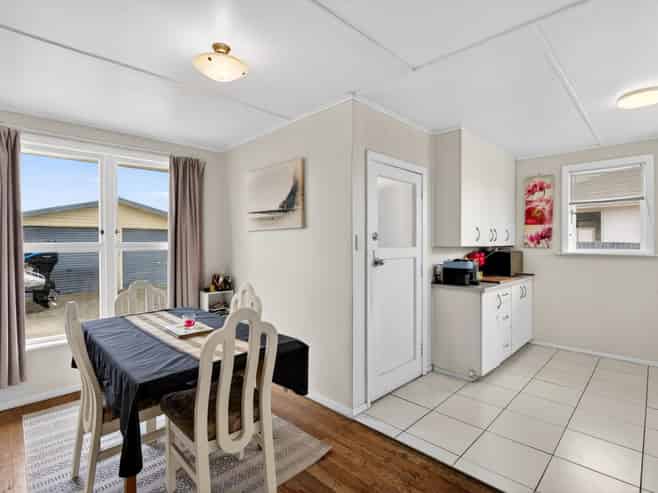 5 Neal Crescent, Onekawa