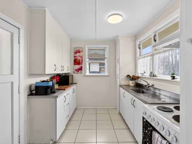 5 Neal Crescent, Onekawa