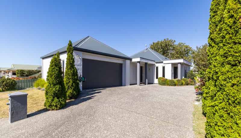 2 Queens Walk, Taradale