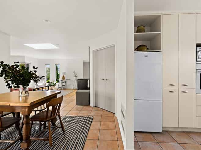 2 Queens Walk, Taradale