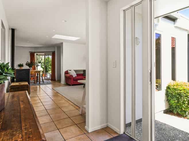 2 Queens Walk, Taradale