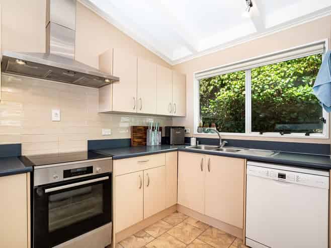 137 Kahu Road, Paremata