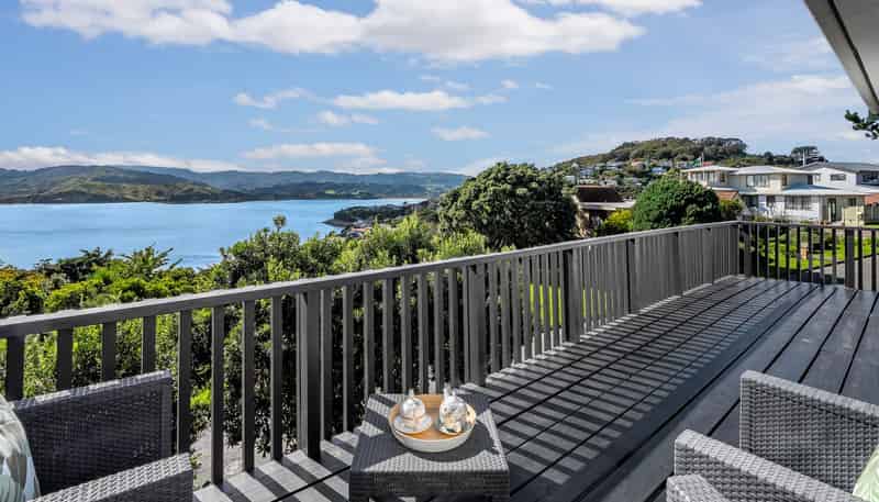 137 Kahu Road, Paremata