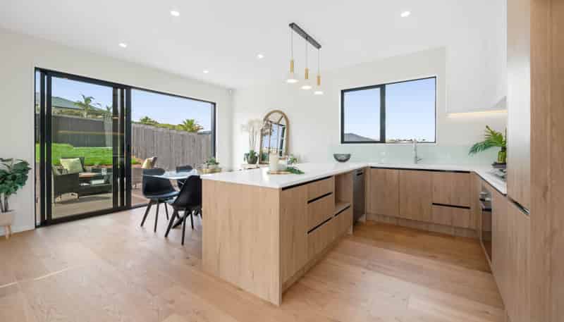 11 Kowaitau Avenue, Beachlands