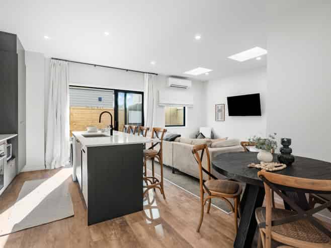 3/62 Queens Grove, Hutt Central