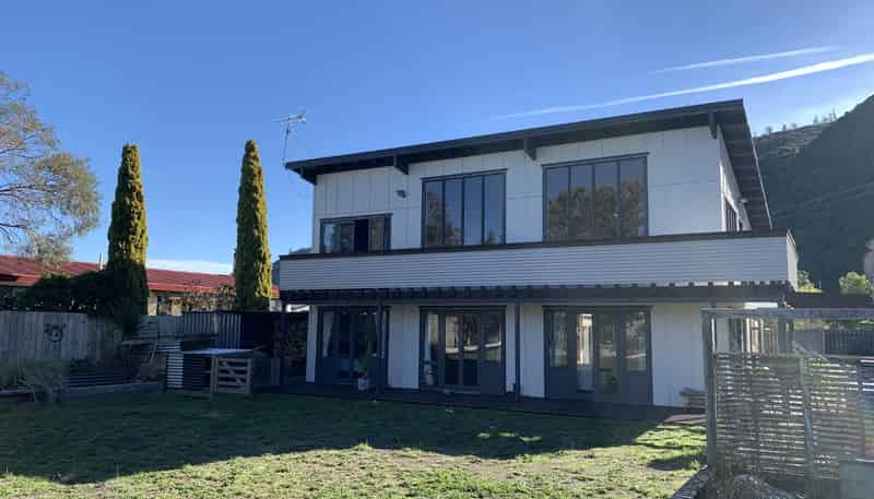 24 Ngaio Street, Rarangi