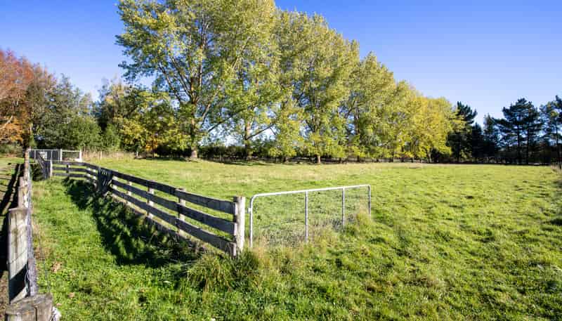 402 Dixons Road, Loburn