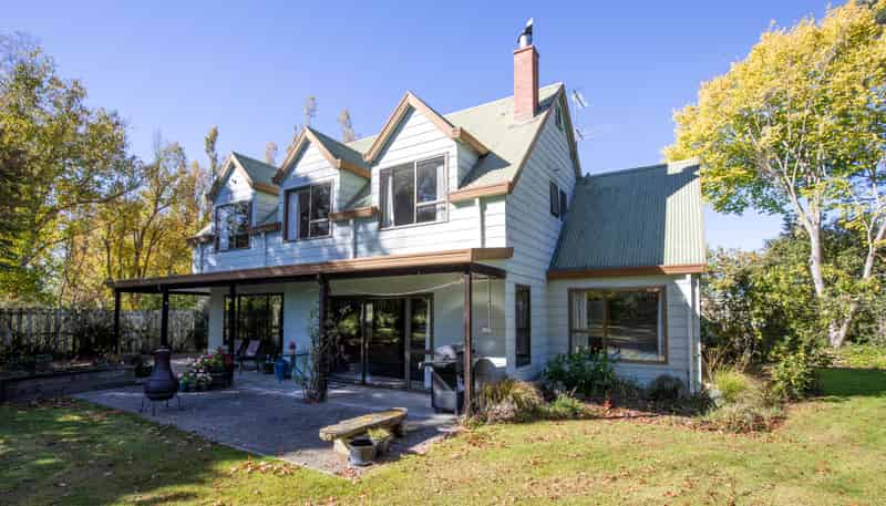 402 Dixons Road, Loburn