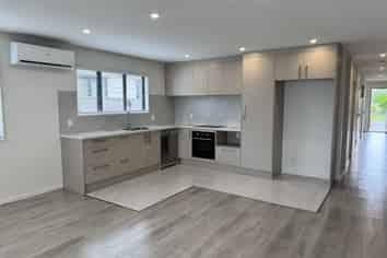 a/11 Tributary Parade, Karaka