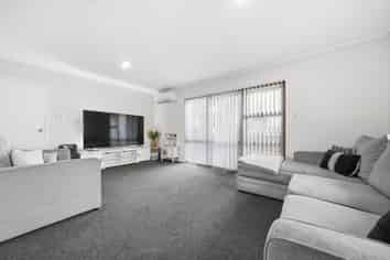 1/319 Roscommon Road, Manurewa