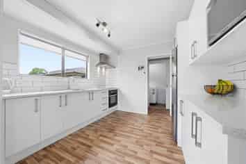 1/319 Roscommon Road, Manurewa